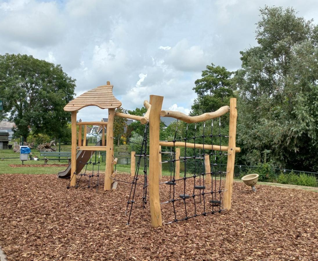 Dirkshorn Huisje Finn, Met Grote Tuin En Veel Privacy מראה חיצוני תמונה